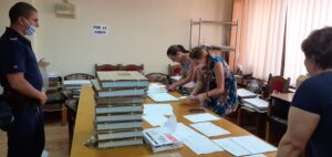 izborni knija 107211 1 Изборните книжа за вота на 11 юли пристигнаха в областната администрация