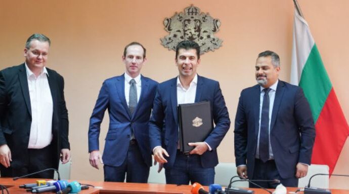 nextego 1007212 Нито ден без електромобили в Ловеч, подобно на нито ден без бъдеще за Ловеч ...приключи безславно