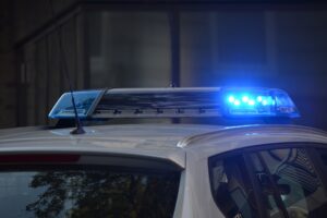 patrulka police 1907211 Двамата полицаи са успели за минути да извадят от горяща къща 75-годишен, трудноподвижен мъж с множество придружаващи заболявания