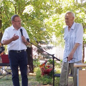 petrakiev 180721 1 Ловешката Езикова почете обичаният и уважаван Любен Петракиев. Областният управител и кмета на община Ловеч го удостоиха с почетни награди