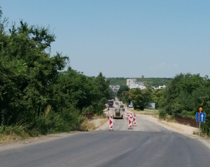 remont sevlievski pat 1907211 Въвежда се временна организация на движението на изхода от Ловеч по т.н. Стария път за Севлиево от 19.07.2021 г. от 13,00 часа