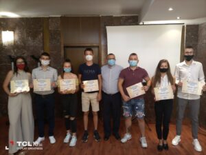 ou nagradi 1908211 2 Отличените за Международния ден на младежта ученици получиха наградите си от областния управител