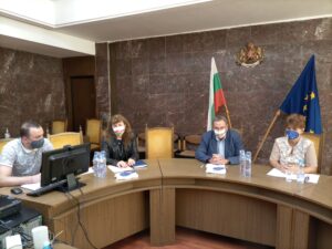 OU prebroiavane 2109211 2 До вчера електронно са се преброили 18 286 жители на област Ловеч, които обитават 8327 домакинства