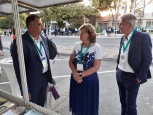 expo albena kmet 2109211 Кметът Корнелия Маринова и Председателят на ОбС Ловеч Петър Цолов посетиха ловешкия павилион на Специализираното изложение „Общинско експо“ в курортен комплекс "Албена"