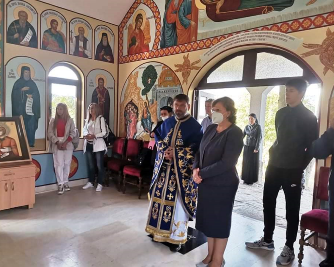 manastir jastreb809211 Корнелия Маринова посети манастира "Света Богородица" (известен и като "Ястреб") по повод храмовия му празник