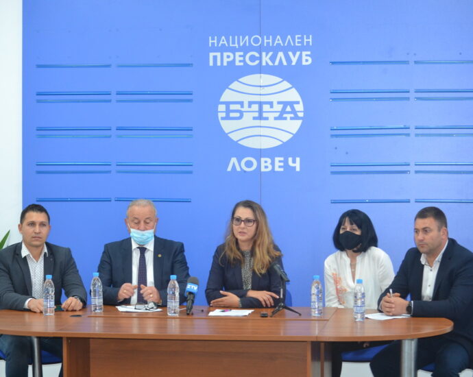 bsp lista 1210215 ВЯРА ЕМИЛОВА ВОДИ ЛИСТАТА НА СОЦИАЛИСТИТЕ В ЛОВЕЧ. Коалиция „БСП за България“ вече е готова с антикризисна програма и план за първите 100 дни