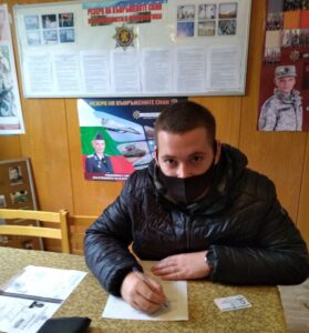 gatkovski 110211 Във Военно окръжие Ловеч се записа първият кандидат за срочната служба в доброволния резерв на Българската армия