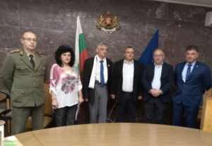 komisia pametnici 810211 1 Областната комисия „Военни паметници“ внася предложение в МО за финансиране ремонта и доизграждането на монумент на загиналите във войните в Априлци