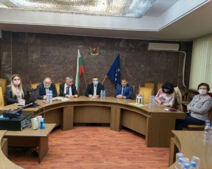 komisia pametnici 810211 2 Областната комисия „Военни паметници“ внася предложение в МО за финансиране ремонта и доизграждането на монумент на загиналите във войните в Априлци