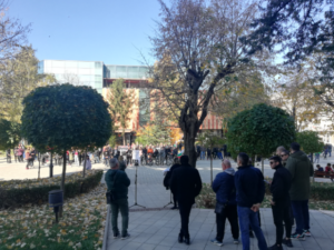 protest lovech 281021 1 И да се реши проблема със сертификатите, цената на енергоносителите ще затвори всички. Днес се проведе третият протест срещу цените на тока и зелените сертификати в Ловеч
