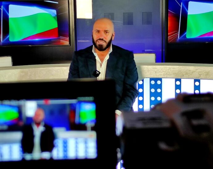 arben havaliov 911212 АРБЕН ХАВАЛЬОВ: "5% ЕДИН ЕДИНСТВЕН ДАНЪК ВЪРХУ ОБОРОТА, ОТПАДАНЕ НА БАНКОВИЯ МОНОПОЛ И БЕЗ ДЕСЕТ ФИРМИ НА ВЛАСТТА", КАТО ЧАСТ ОТ ИКОНОМИЧЕСКАТА ПРОГРАМА НА ПАРТИЯ БРИГАДА