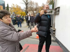 biuletini izbori 911211 2 Бюлетините за изборите пристигнаха в областната администрация, инж. Славчев поздрави екипа си за добрата организационно-техническа подготовка на вота