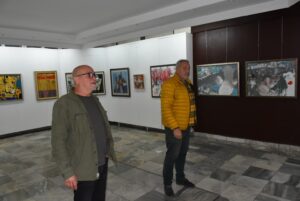 esenen salon 1811212 Традиционният Есенен салон в Ловеч отваря врати на тази вечер в Художествената галерия "Проф. Теофан Сокеров“