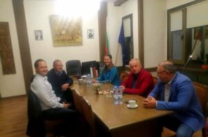 milova viutanov bsp 711211 ЕВРОДЕПУТАТЪТ ПЕТЪР ВИТАНОВ И ВЯРА ЕМИЛОВА, ВОДАЧ НА ЛИСТАТА НА „БСП ЗА БЪЛГАРИЯ” В ЛОВЕЧ НА СРЕЩА В ОБЛАСТНАТА УПРАВА НА ГРАДА