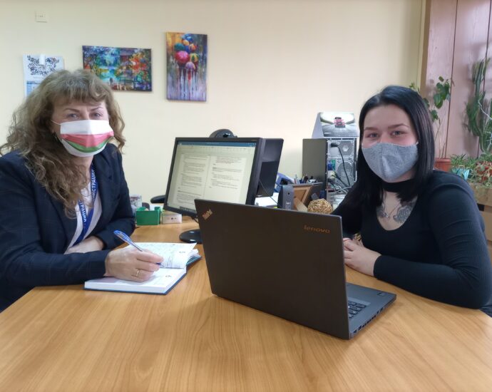 stajant ou 211211 Наталия Терзиева от Троян е седмият студент провеждащ практическото си обучение в областната администрация в Ловеч