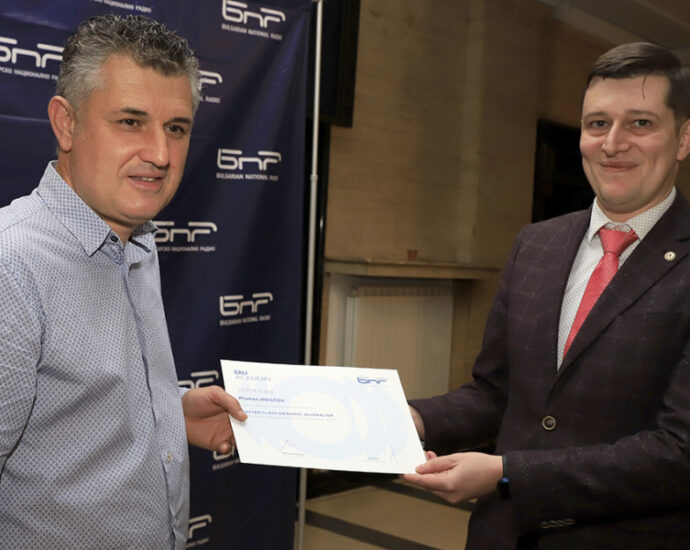 akademia plamen 312211 Кореспондентът на БНР в Ловеч Пламен Христов завърши с най-висок резултат на финалните изпити на VII майсторски клас на БНР Академия