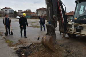 ezikova stroej 812217 Започна строежът на новото крило в Езиковата. След 280 дни гимназията ще може да премине към едносменно обучение