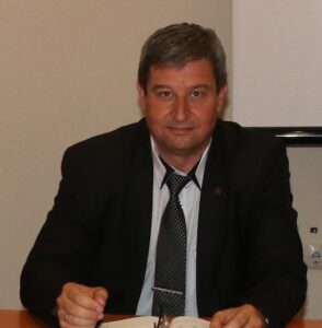 julian petrov 612211 Синдикат „Образование“ иска оставката на министър Кацаров за образователен геноцид към българските ученици!