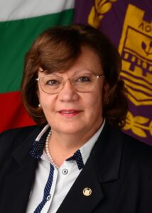 korneliya marinova 812211 Кметът на Ловеч: Имаме достатъчно проблеми, така че можем да празнуваме и без пиратки