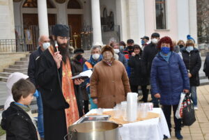 nikulden chorba 612212 За Никулден – 6 декември, Община Ловеч и тази година раздаде на гражданите безплатна рибена чорба