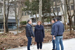 inspekcia remonti 10012211 В края на миналата година кметът Маринова е инспектирала напредъка по строително-ремонтните дейности на част от проектите в града