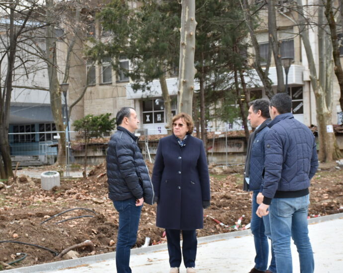 inspekcia remonti 10012211 В края на миналата година кметът Маринова е инспектирала напредъка по строително-ремонтните дейности на част от проектите в града