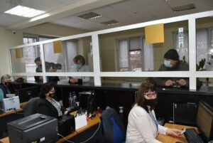 kmet danaci 1001221 Кметът на Община Ловеч Корнелия Маринова е била сред първите платили данъците си