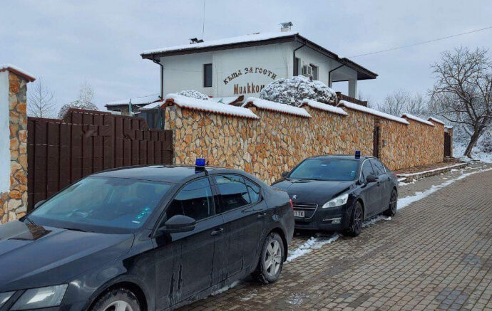 lukovit korupcia 1301221 Служители на КПКОНПИ - дирекция „Противодействие на корупцията“, започнаха проверка в Община Луковит по постъпила информация за неправомерни действия от лица, заемащи висши публични длъжност