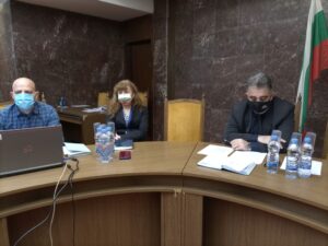 komisia bezopasnost 2202221 1 Областната комисия по безопасност на движението по пътищата прие годишния си доклад за 2021 г. за изпълнение на областната политика по безопасност на движението