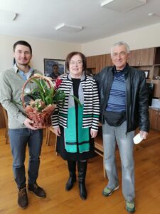 mihajlova belomajev 160222 1 Кметът Донка Михайлова поздрави сребърния медалист от Европейското първенство по ски ориентиране Станимир Беломъжев