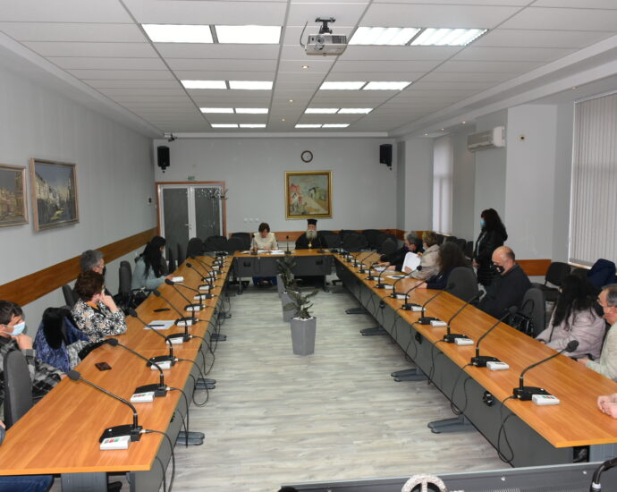 obsajdane grajdani 2202221 1 Провело се е обществено обсъждане на предложенията за почетни и заслужели граждани на Ловеч