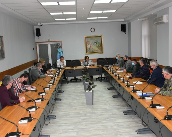 shtab 902221 Щабът: Най-вероятно пикът на петата вълна е преминал. Няма свободни интензивни ковид-легла в МБАЛ „Д-р Параскев Стоянов“. Към Спешна помощ има голям натиск