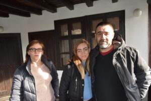 bejanci 1603221 Бягащо от войната в Украйна семейство е благодарно на Община Ловеч за настаняването