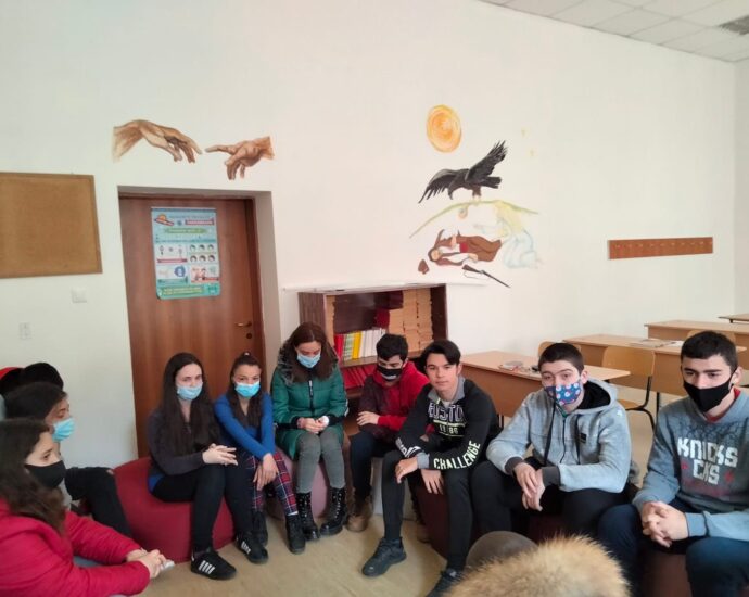 gimnaziata 1703221 2 Гимназията се обогати с кабинет по литература