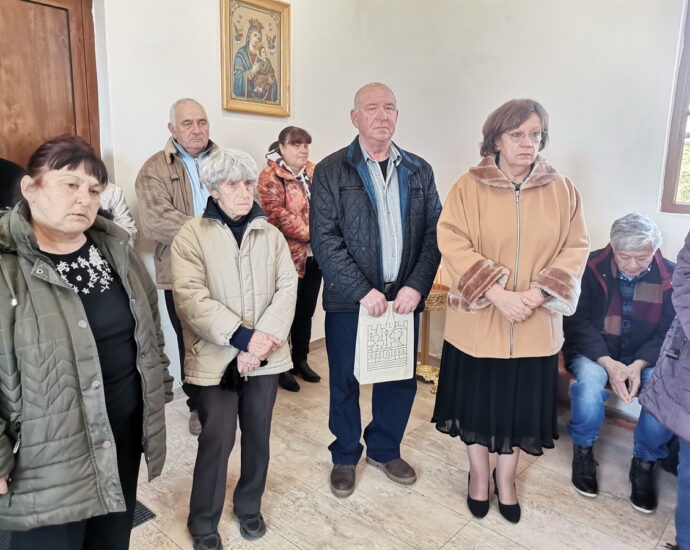 hramov praznik 2503221 1 На празника Благовещение на Пресвета Богородица кметът на Община Ловеч Корнелия Маринова участва в храмовия празник в село Соколово