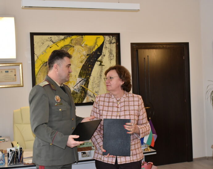 obshtina nvu 903221 Рамково споразумение за сътрудничество подписа Община Ловеч с НВУ „Васил Левски“ във Велико Търново