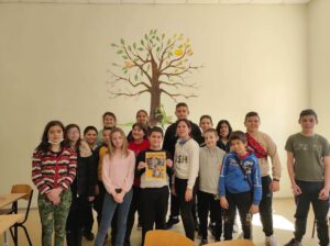 KUKUMQWKA osinoviteli 1104221 Децата от 5.клас на СУ „Св. Климент Охридски“ в Ловеч станаха осиновители на кукумявка от Спасителния център за диви животни в Стара Загора
