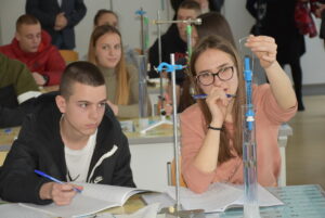 STEM MG 1204221 5 Днес беше открит модерен STEM – център в Профилираната природо-математическа гимназия в Ловеч
