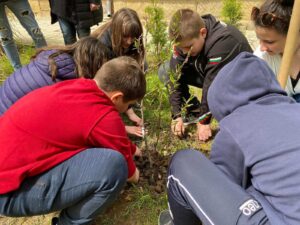 den zemia 2204221 10 Ученици от 9 ловешки училища се включиха Международния ден на Земята