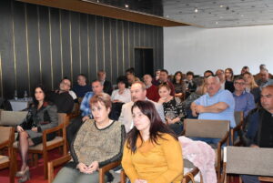 forum romania 12042212 Десетки фирми участваха във форум в Ловеч за развитие на успешен бизнес между България и Румъния