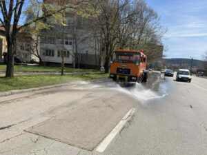 miene ulici lovech 804221 3 Започна пролетното измиване на 10,180 км улици в Ловеч