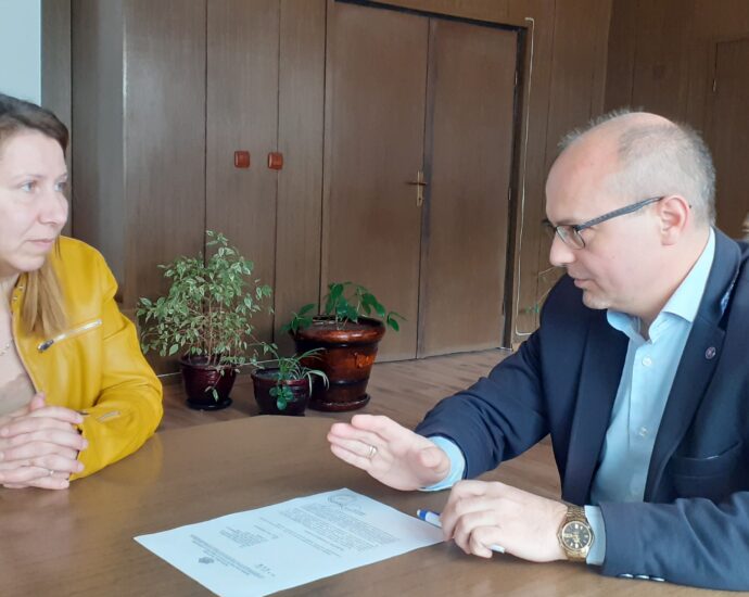 ou cankova 504221 Среща с настанени в област Ловеч украински граждани ще проведе в четвъртък областният управител Виктор Стойчев