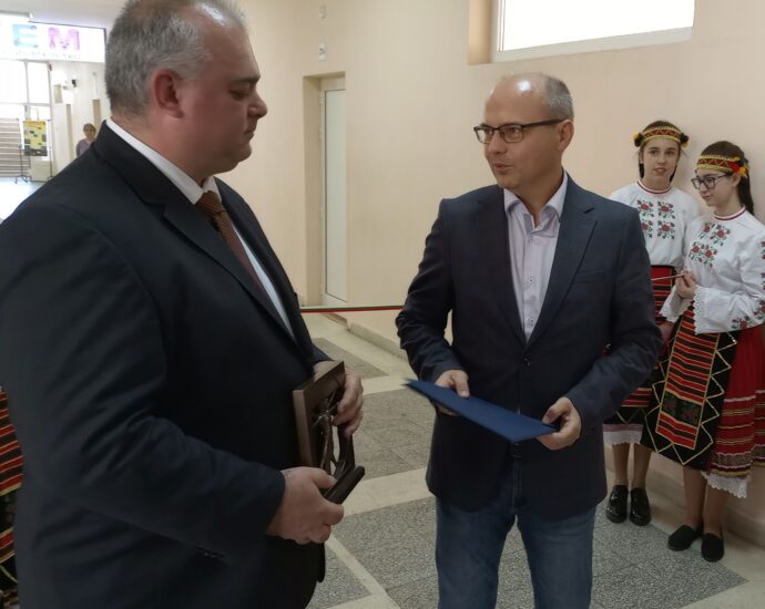 ou stem mg 1204221 2 Областният управител приветства въвеждането на новаторски подходи в обучението в ППМГ