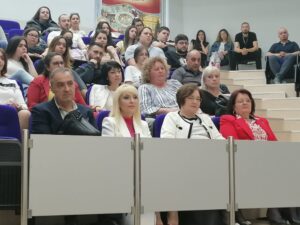 troyan sreshta medici 2804221 2 Кметът на Троян и представители на двете болници представиха възможностите за кариерно развитие в общината пред студенти от Медицински университет - Плевен