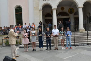 24052219 Ловеч, градът на „мощната просвета“, „градът на професорите”, отпразнува 24 май с пищно градско тържество и връчване на награди