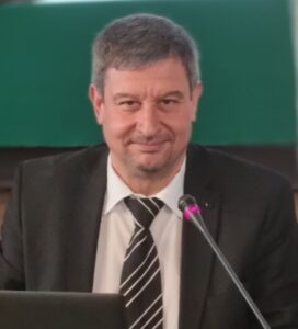 julian petrov 1605221 Синдикат „Образование“ предлага в комисиите по избор на директори да не бъдат включвани представители на Обществените съвети