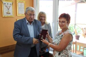 kmet teteven 30052218 Д-р Мадлена Бояджиева бе удостоена с награден знак „За признателност“ от Съюза на ветераните от войните на България