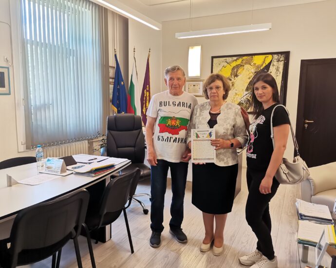 lovech ukraina 3105221 Бежанци от Украйна благодариха на кмета на Ловеч
