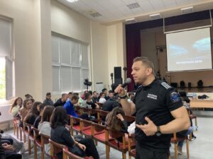sreshta droga 3052215 Срещи под наслов „Не сте сами“ в борбата срещу дрогата се провеждат в ловешки училища