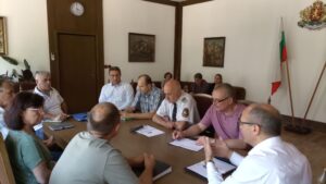 sreshta melta 2505221 1 Областният управител даде на собственика на „Мелта 90“ срок до утре на обед да предостави план за действия със срокове за преодоляване на проблема с изтичане на амоняк